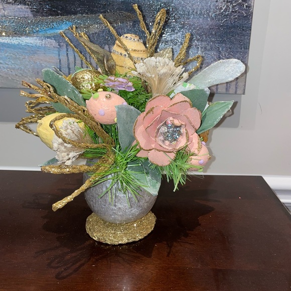 Easter capiz table top floral arrangement - Picture 3 of 6